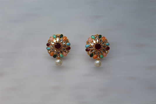 Tops with White Pearl - Earrings