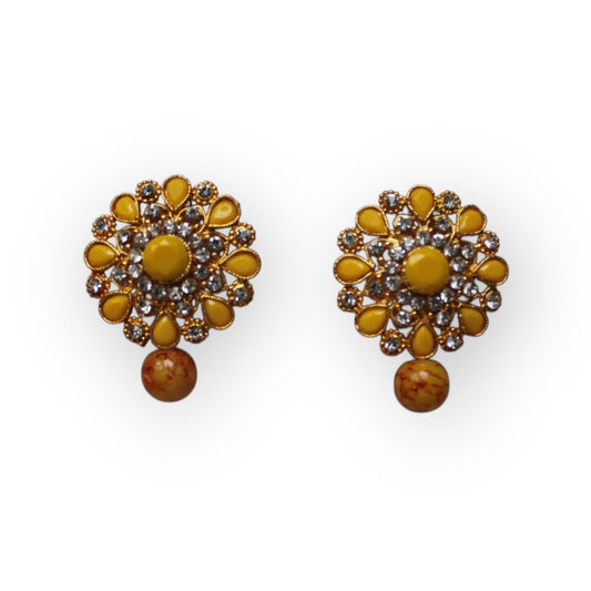 Studs with Yellow Pearl - Yellow