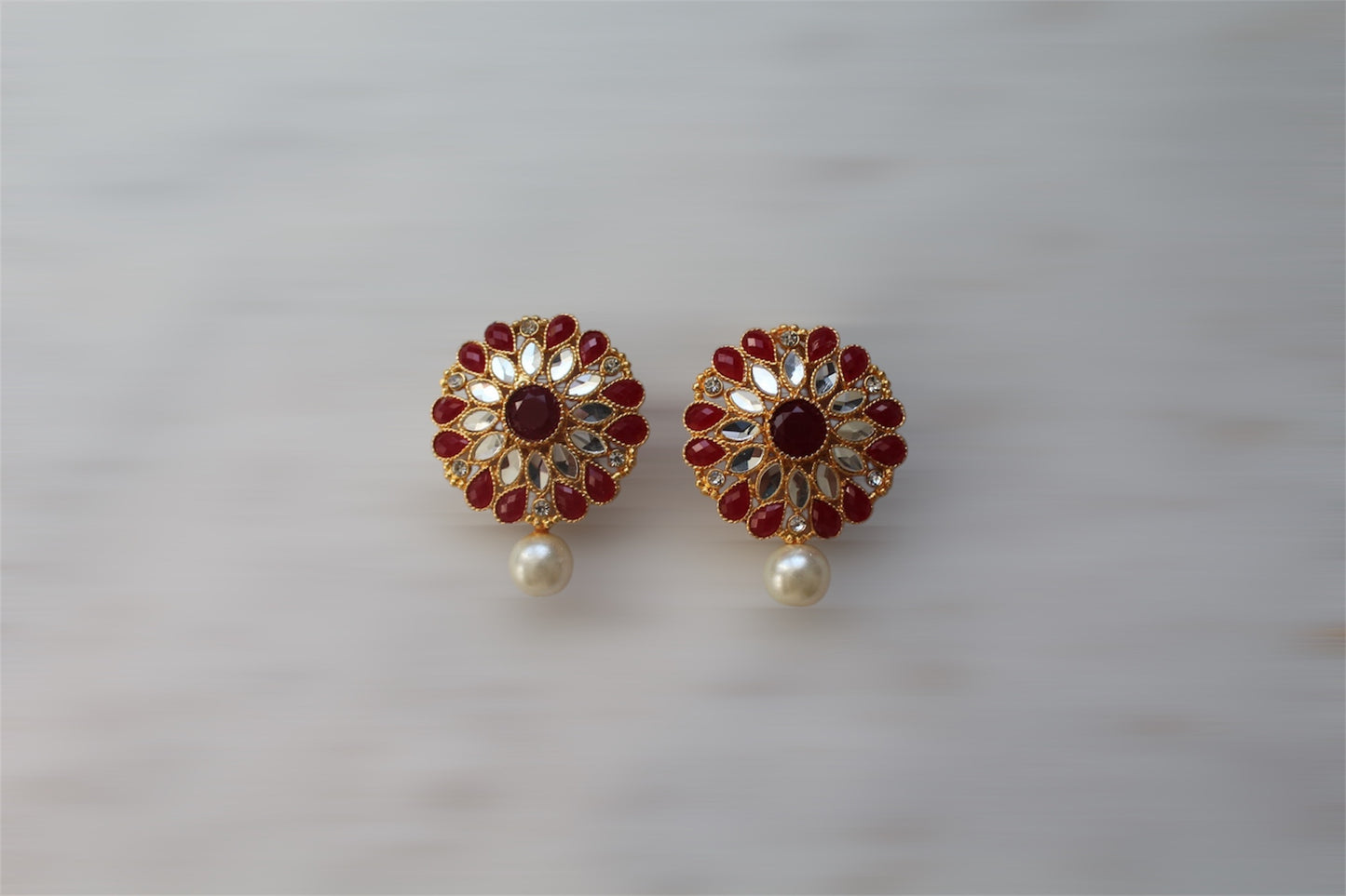 Tops with White Pearl - Earrings
