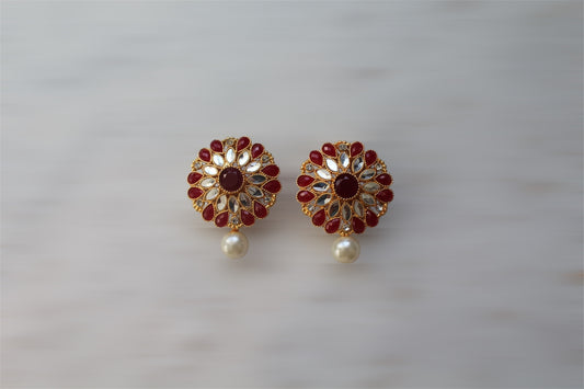 Tops with White Pearl - Earrings
