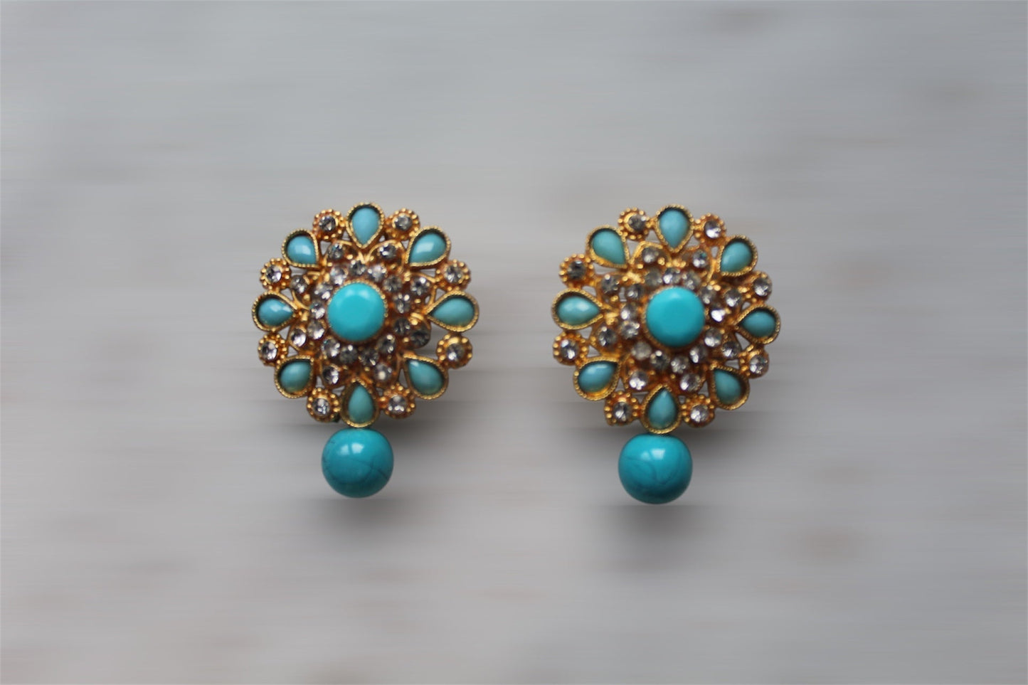Studs with Turqouise Pearl - Turqouise - Khushi Boutique