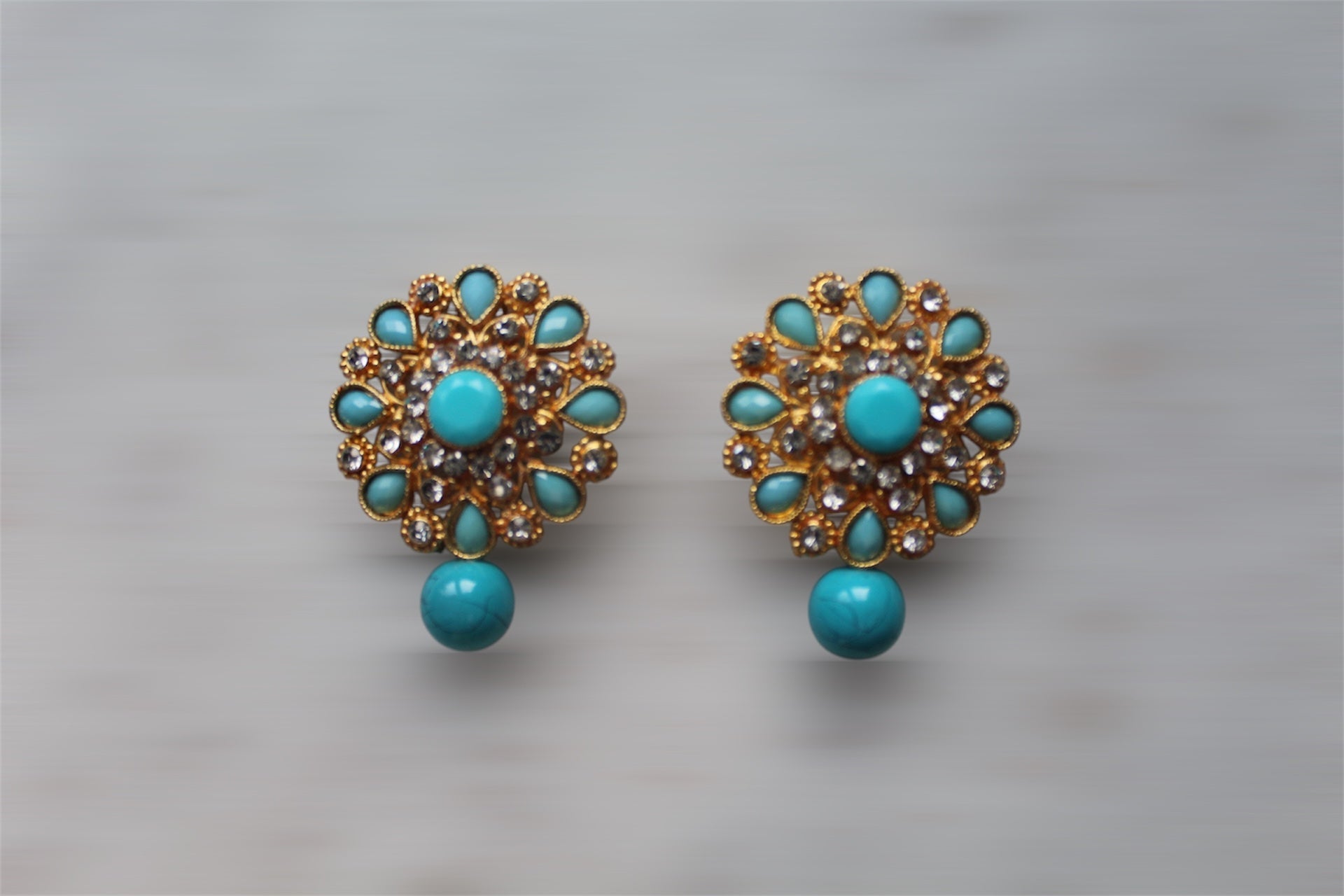 Studs with Turqouise Pearl - Turqouise - Khushi Boutique